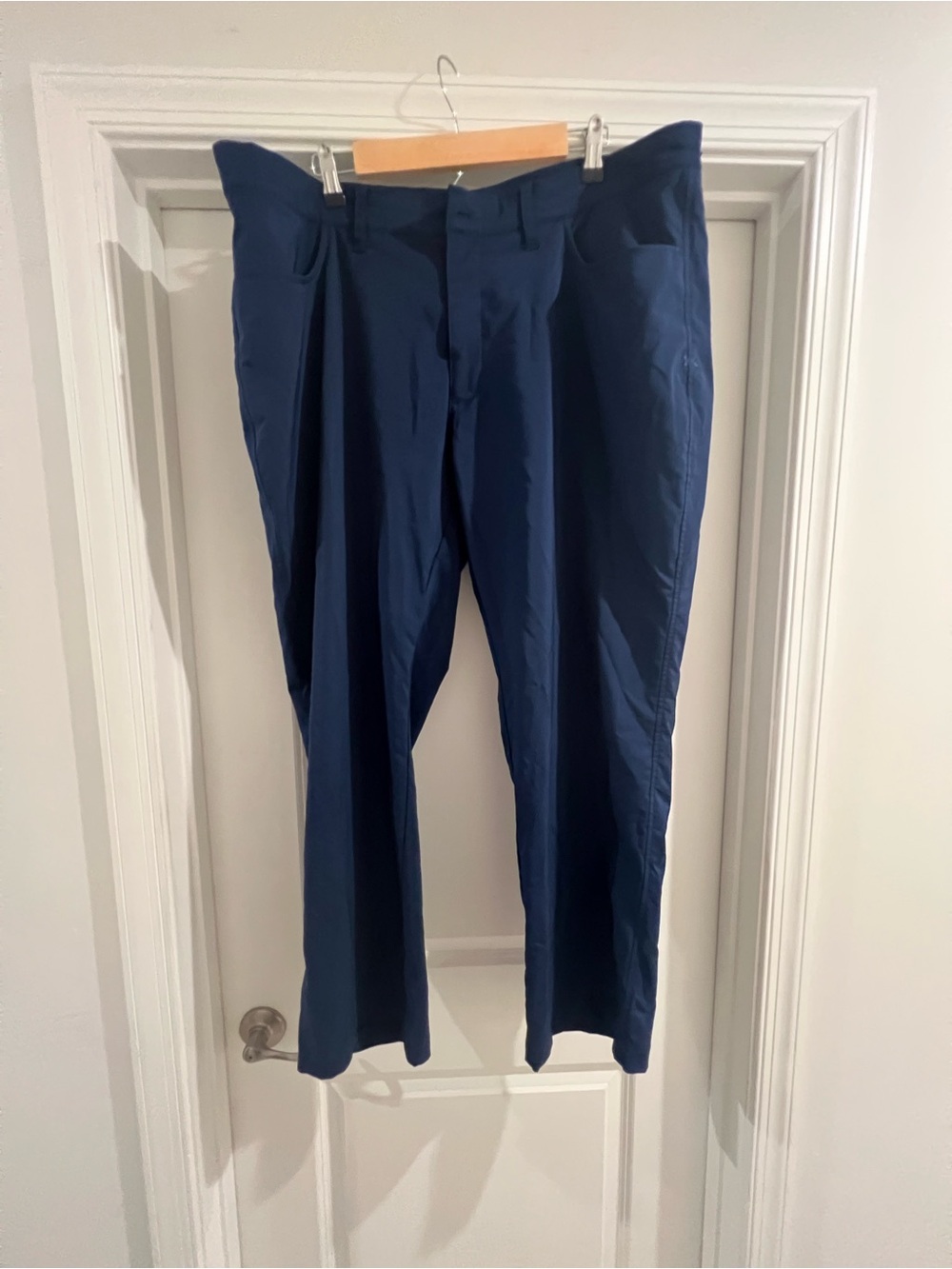 Under Armour Men's 42x30 Dress Pants in Navy Blue